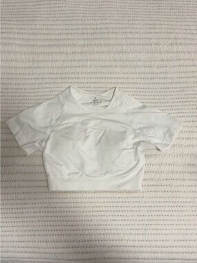 NVGTN Short Sleeve Cropped Top